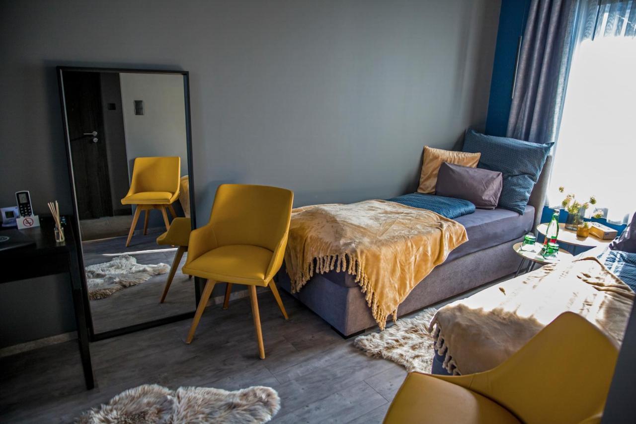 La Rona Rooms Kiskoros Esterno foto